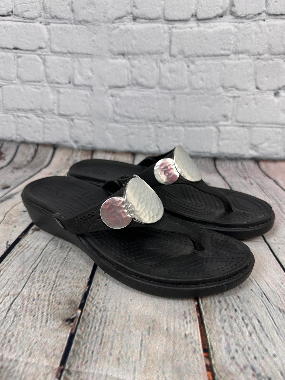 Crocs Sanrah wedge sandals size 8